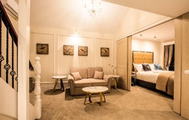 Luxury Class Deluxe Duplex Suite with Fireplace